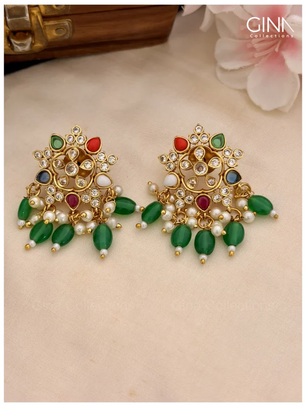 Green Bead Drops Hasli Necklace Alternative View
