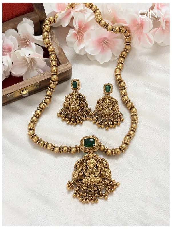 Gundu Mala with Lakshmi Pendant and Emerald Stone Alternative View