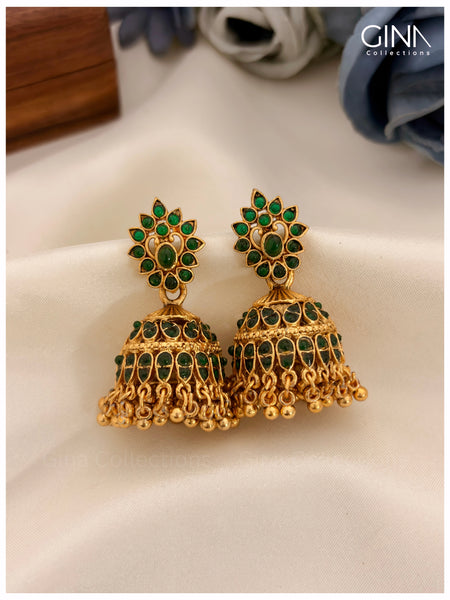 Gold Plated Emerald Stones Hasli Necklace Alternative View