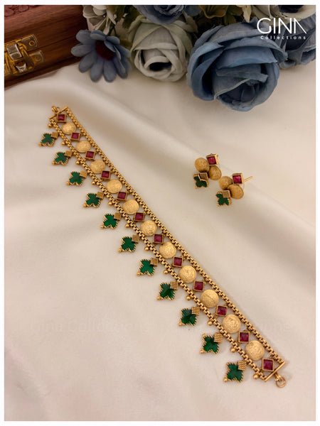 Neckband Style Choker with Earrings