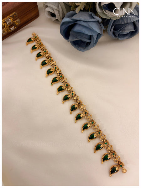 Traditional Mango Emerald Necklace Alternative View