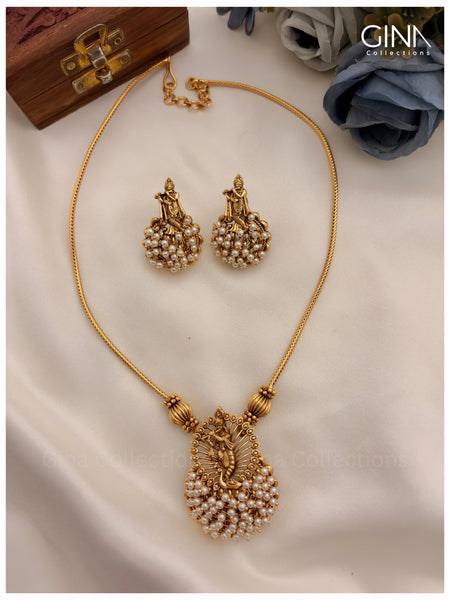Krishna pearl Pendant with earrings.