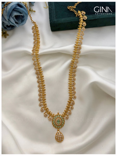 Bridal Set with Zircon and Emerald Stone Embelishments Alternative View