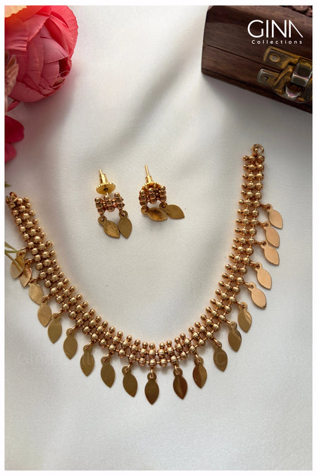 Elakkathaali Necklace with Earrings