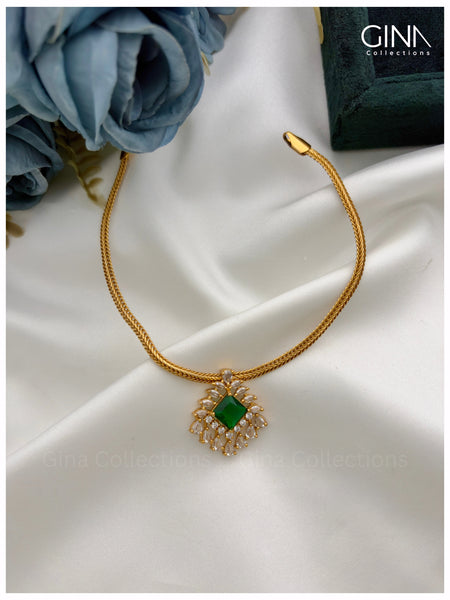 Elegant Emerald Pendant with Chain and Earrings Alternative View