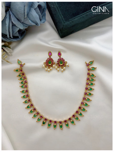 Elegant and Premium Palakka Necklace Alternative View