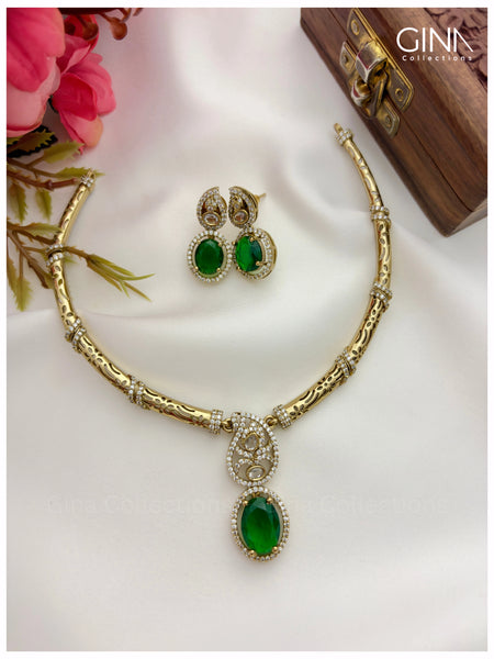 Elegant and Sleek Emerald Drop Hasli Necklace with Earrings