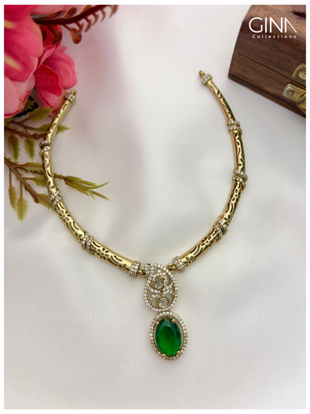 Elegant and Sleek Emerald Drop Hasli Necklace with Earrings Alternative View