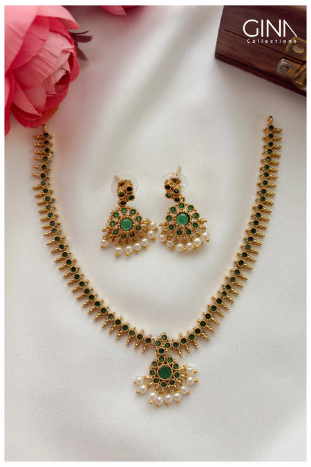 Emerald Attigai with Pearl Drops