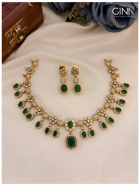Emerald Emily Victorian Jewellery Set
