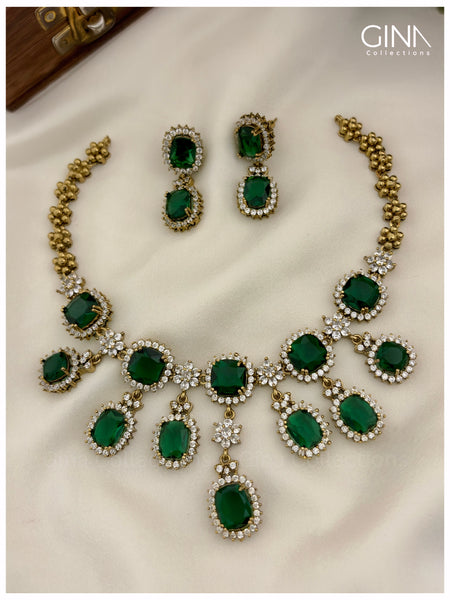 Emerald Kundan Neckset with Earrings