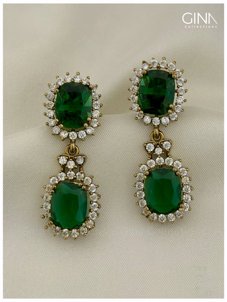 Emerald Kundan Neckset with Earrings Alternative View