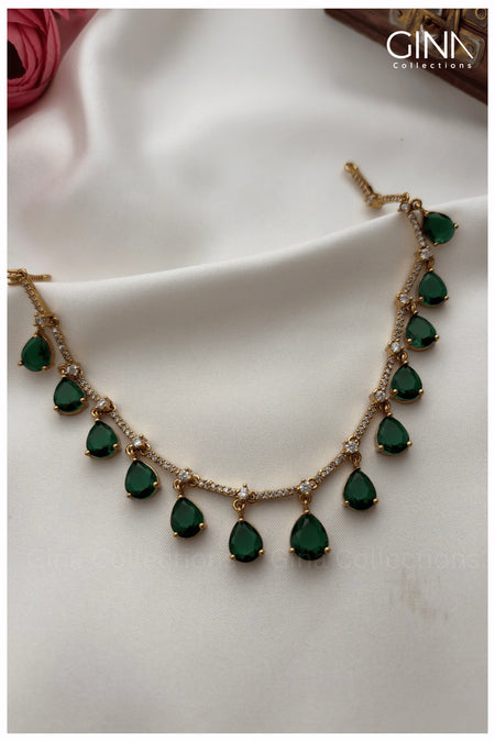 Emerald Tear Drops Necklace with Earrings Alternative View