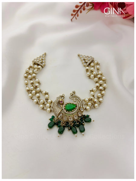 Mayuri Pearl Choker - Emerald Alternative View