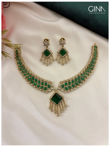 Premium Elora Emerald Hasli Necklace with Earrings