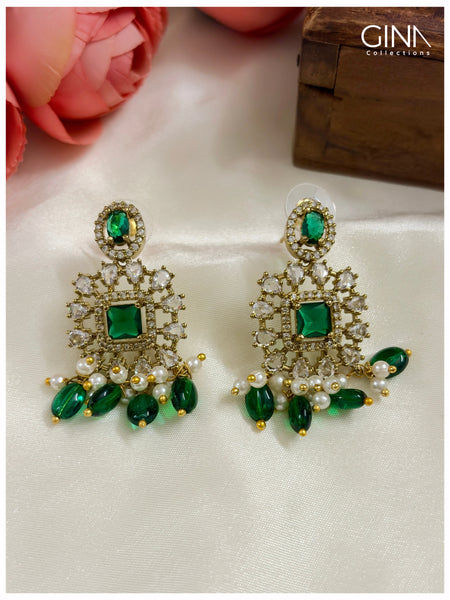 Premium Emerald Choker with Emerald Beads and Mini Pearl Drops Alternative View