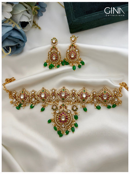 Royal Kemp Pendant with Emerald and Pearls Choker