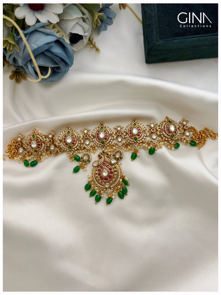 Royal Kemp Pendant with Emerald and Pearls Choker Alternative View