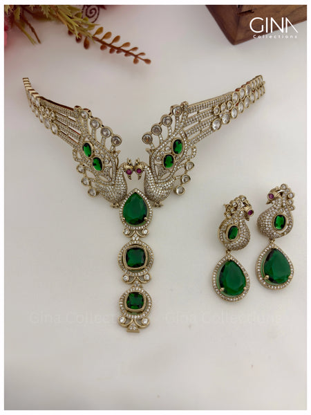 Royal Mayuri Emerald Necklace Set with Earrings Alternative View