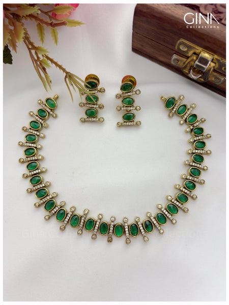 Tyara Necklace Set With Earrings