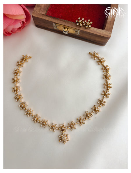 White Mini and Pretty Garland Necklace with Earrings Alternative View