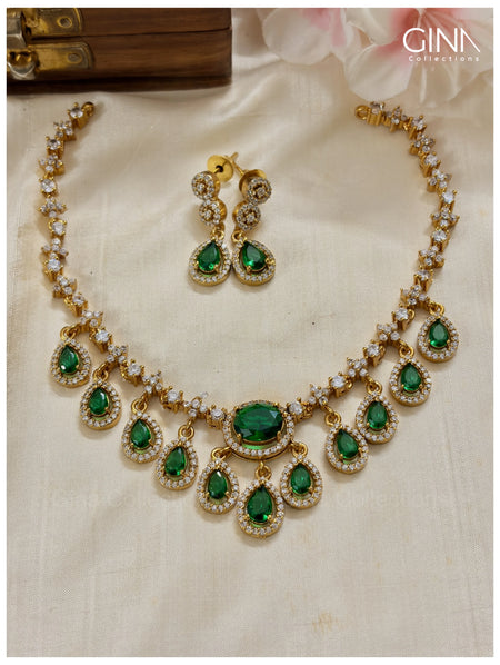Hanging Emerald Stones Necklace