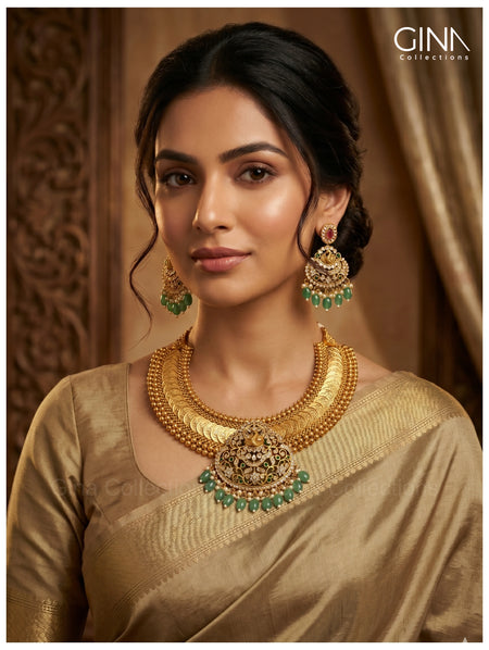 Gold Kaasu Necklace with Emerald Beads Alternative View