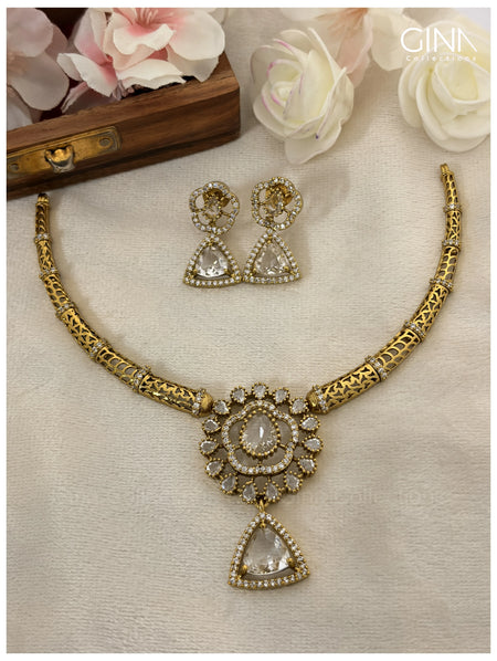 Enticing White Hasli Necklace with Earrings