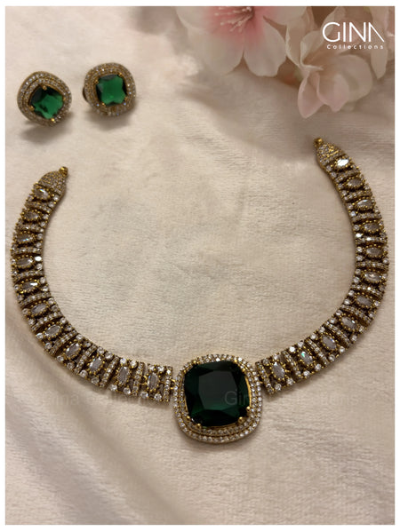 Square-Emerald-Pendant-Choker-cum-Necklace